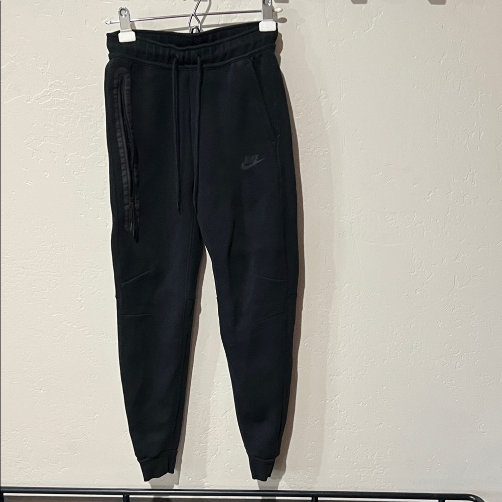 Nike Tech Men’s  Black Athletic Sweatpants